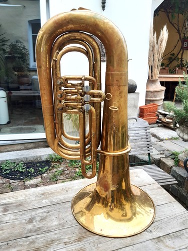 tuba
