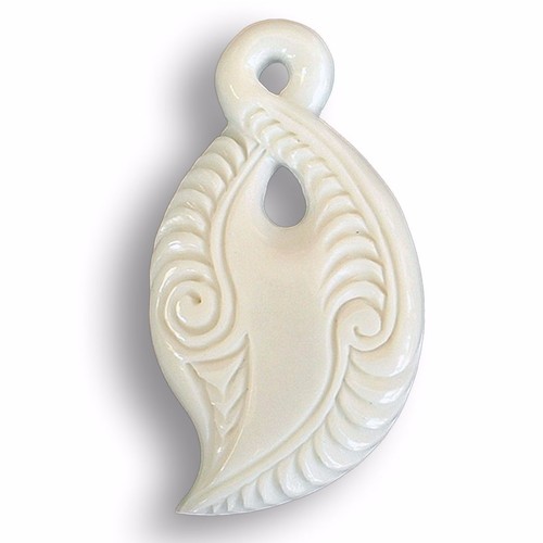 Aufwendig gearbeiteter amulett - aufwendig,