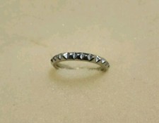 Schöner Fingerring Damen Silbern mit Spitzen, gezackt 