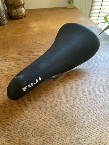 Fuji feather sattel schwarz - feather,