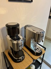 De’Longhi Siebträgermaschine + Kaffeemühle + Zubehör