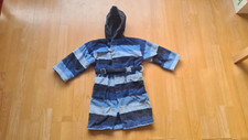 Größe 104 / 110: blauer Bademantel, Streifen, Gürtel, Taschen, Kapuze Jako-O