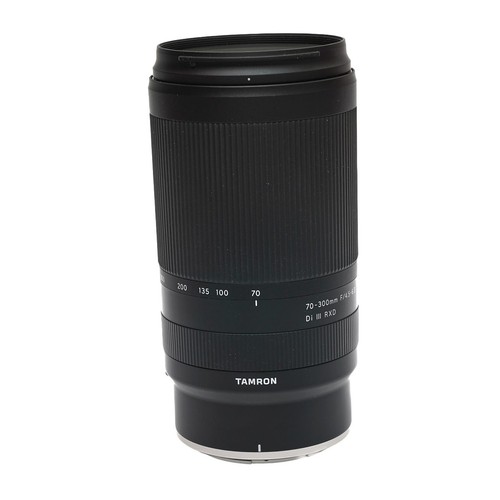 Tamron 300mm 3 di iii - 70-300mm/4,5-6,3,