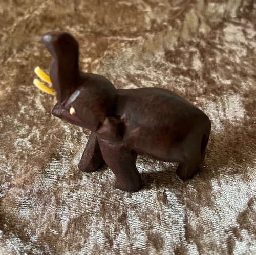 Kleiner elefant - kleiner,