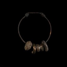 Reif mit Bronzeperlen aus der Bronzezeit