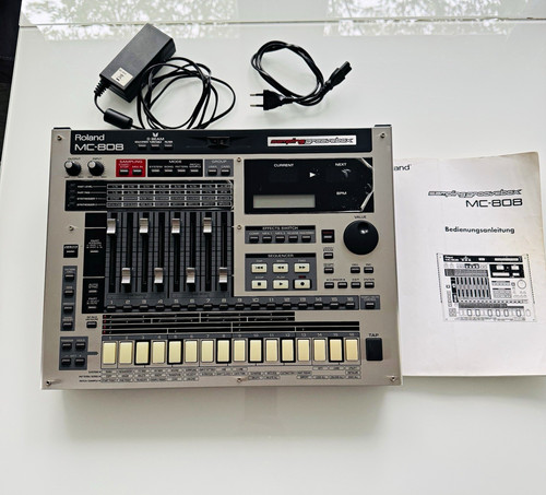 Roland 808 groovebox - roland,