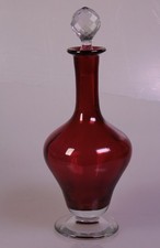 Karaffe aus weissem und roten