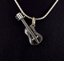 Anhänger Silber 835 Gitarre plastisch - hübsch und zeitlos 
