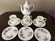 ROYAL ALBERT LAVENDER ROSE 9"