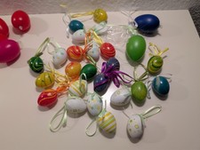 68 Plastik-Ostereier, Korb, Ostergras – bunt – Osterdeko Eier Set