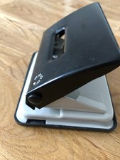 Locher schwarz-grau für Büro  Schule 