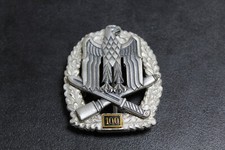 Allgemeines Sturmabzeichen 57iger Form mit Einsatzzahl "100" u. polierten Kanten