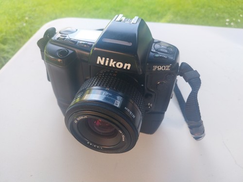 Nikon f90 mit - x, motor
