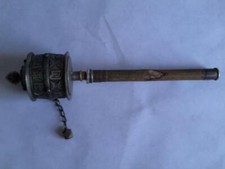 Buddhismus: Tibetische Hand- Gebetsmühle aus Silber mit Holzgriff