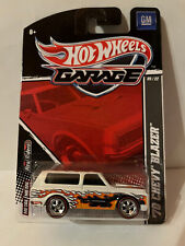 Hot Wheels `70 Chevy Blazer -Garage- mit Real Riders