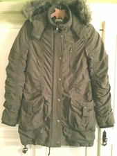 KHAKIFARBENER PARKA VON