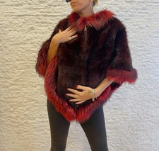 Nerzponcho mit Fuchs bestickt 