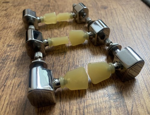 Gibson tronical robot - -,
