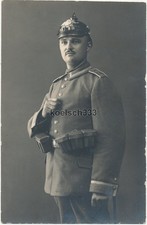 Foto Portrait Soldat vom Inf. Reg. 102 mit Pickelhaube Atelier Zittau in Sachsen
