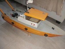 Robbe Paula III mit Kran