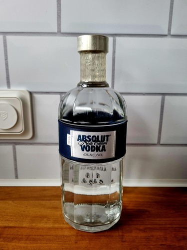 Absolut vodka mode 7l 2011 - vodka, 0,7l