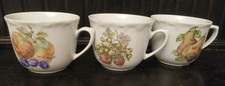 3 DDR Kahla Porzellan Kaffeetassen mit Obstdekor - 10 x 7,5 cm