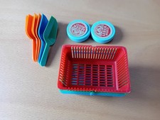 3 Körbe + 5 Schaufeln + 2 x