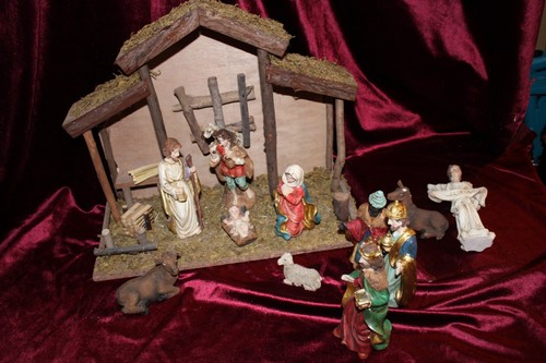 Krippe stall figuren - +,