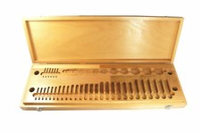 Leerer Holzkasten für