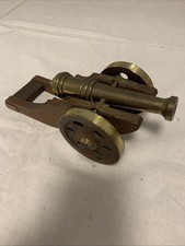 Alte Kanone Modell Lafette aus