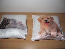 2 Kissen mit Katze und Hund - "Marke Belday Home"