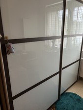 Kleiderschrank 222cm Breit Lang Hoch 223, Nur Leider Am Ecken Oben Ist Kaputt !