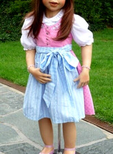 Kleid für Künstlerpuppe