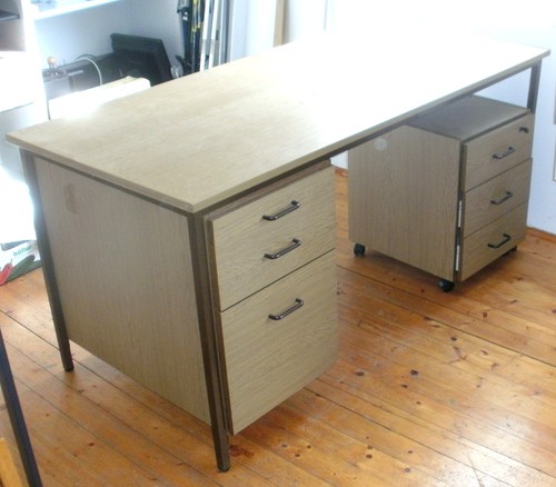 Gebrauchter schreibtisch - gebrauchter,