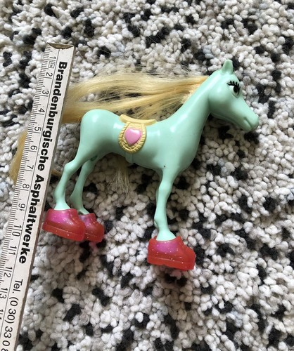 Pferd spielpferd - pferd,