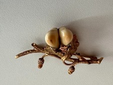 Brosche und Ohrringe mit