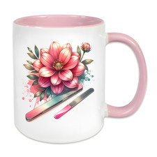 Nagelstudio, Nageldesignerin