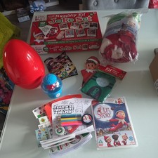 Riesige Menge Elfe im Regal