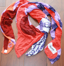 Hugo Boss, XXL Tuch, Schal, super schöne bunte Farben, weich, Maße 140x150cm
