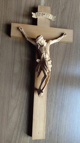 Altes holzkreuz geschnitzt - altes,
