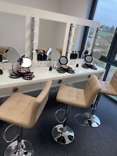 XXL Schminktisch mit 6 Arbeitsplätzen und Hockern für Workshops 