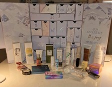 Glossybox Adventskalender neu befüllt Warenwert über 500 € Benefit, Origins
