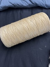 Große Garnrolle Glanzgarn