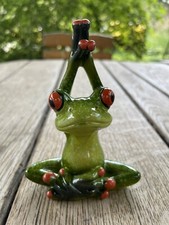 Formano  lustige Frösche Frosch sitzend Yoga Relax Größe 10,5 X  7,5 cm Resin