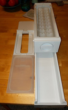 Liebherr Eiswürfelzubereiter Easy Twist Ice sehr kurz gebraucht ( ohne Blende !)