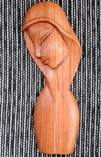 Geschnitzte Frau / Holz