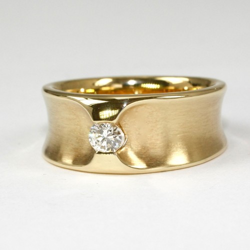 Massiv gearbeiteter ring - massiv,