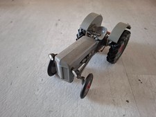 Traktor Massey Ferguson TEA-20, grau, 1949, 1:16, Universal Hobbies