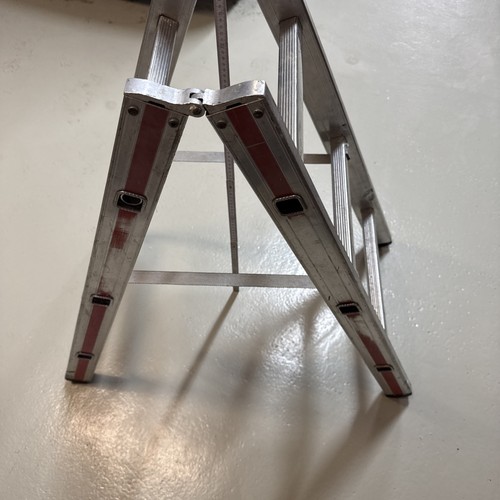 Stufenstehleiter sehr stabil
