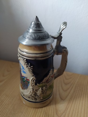 Kleiner bierkrug mit - kleiner,